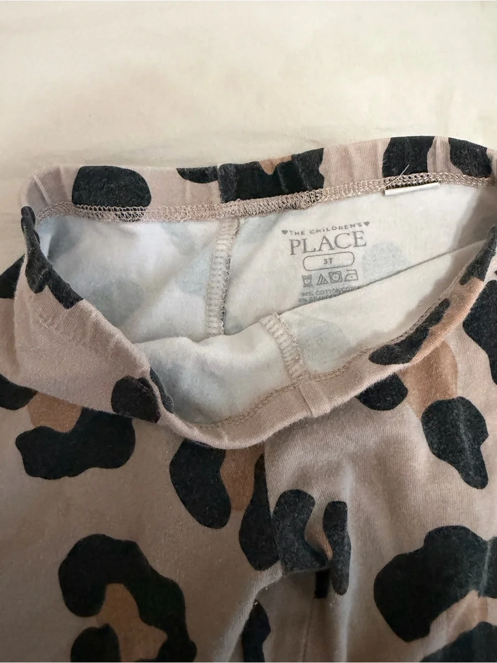 ✨ Girls 3T Clothing Bundle – Disney & The Children’s Place ✨ - Picture 3 of 10